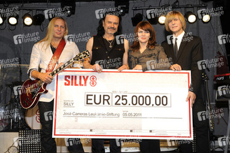 Uwe Hassbecker, Jäcki Reznicek, Anna Loos, Ritchie Barton (Silly)