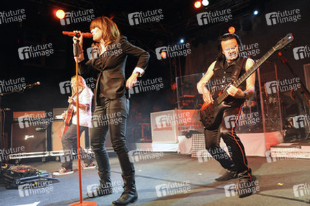 Uwe Hassbecker, Anna Loos, Jäcki Reznicek (Silly)