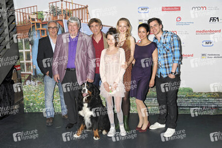 Peter Timm, Helmut Krauss, Guido Hammesfahr, Ruby O. Fee, Petra Schmidt-Schaller, Sanam Afrashteh, Julian Sengelmann, Hund Keks