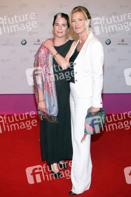 Corinna Altenhof, Suzanne von Borsody