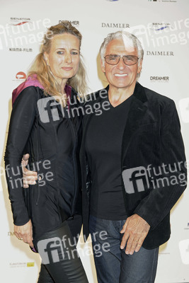 George Glueck mit Begleitung