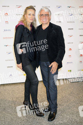 George Glueck mit Begleitung