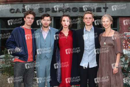 Friedrich Mücke, Christian Friedel, Peri Baumeister, Matthias Schweighöfer, Susanne Bormann