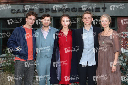 Friedrich Mücke, Christian Friedel, Peri Baumeister, Matthias Schweighöfer, Susanne Bormann