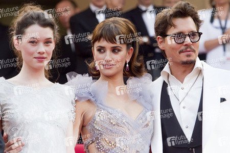 Astrid Berges-Frisbey, Penélope Cruz, Johnny Depp