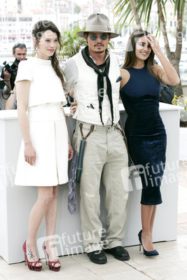 Astrid Berges-Frisbey, Johnny Depp, Penélope Cruz