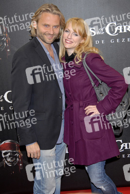 Natalie Alison mit Begleitung