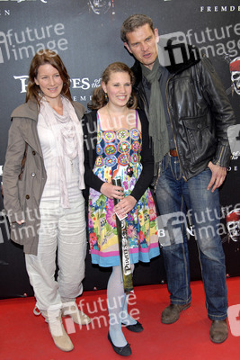 Götz Otto mit Gattin Sabine und Tochter Paula