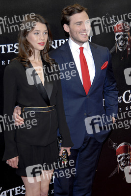 Astrid-Berges Frisbey, Sam Claflin