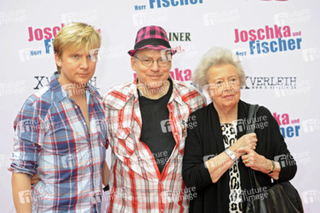 Rosa von Praunheim mit Freund Oliver Sechting und Helene Schwarz