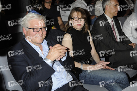 Frank-Walter Steinmeier mit Ehefrau Elke Buedenbender