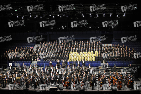 Christoph Eschenbach mit Orchester und Chor