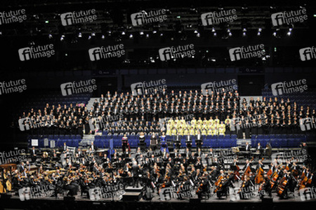 Christoph Eschenbach mit Orchester und Chor