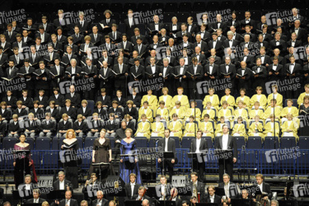 Christoph Eschenbach mit Orchester und Chor