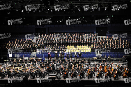 Christoph Eschenbach mit Orchester und Chor