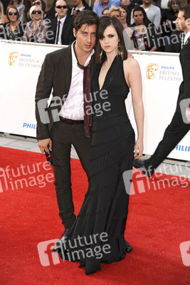 Carl Barat (Dirty Pretty Things) mit Begleitung