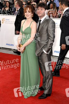 Katherine Parkinson mit Begleitung