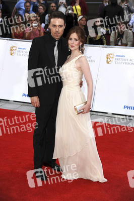 Amy Nuttall mit Begleitung