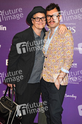 Rolf Scheider mit Ehemann Julien Peltier