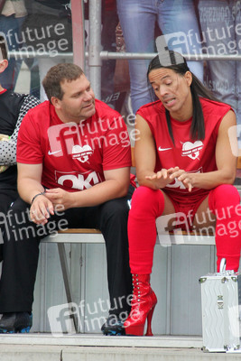 Elton, Jorge González