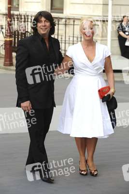 Laurence Llewelyn-Bowen mit Gattin