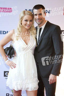 Jana Julie Kilka, Jo Weil