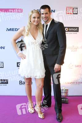 Jana Julie Kilka, Jo Weil