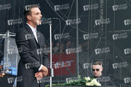Theo Hutchcraft, Adam Anderson (Hurts)