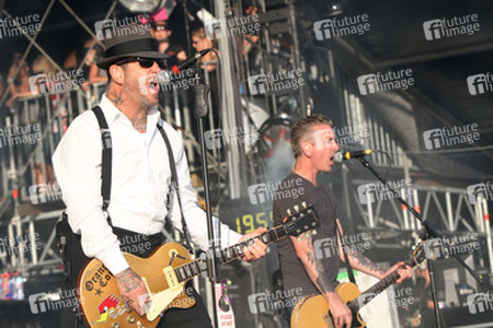 Mike Ness, Jonny 'Two Bags' Wickersham (Social Distortion)