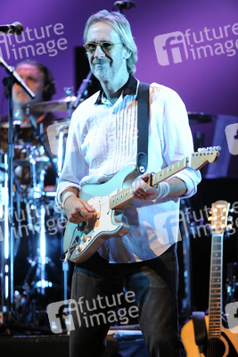 Mike Rutherford (Mike & the Mechanics, Genesis)