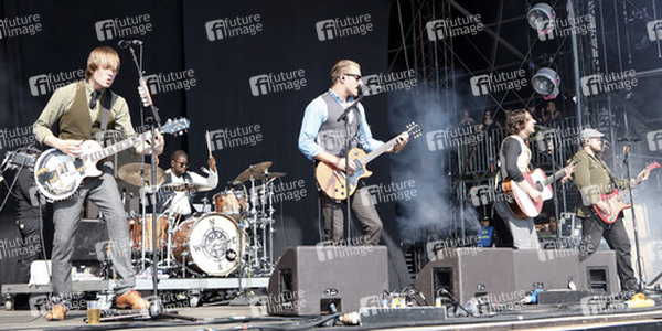 Dave Tirio, De'Mar Hamilton, Tim Lopez, Tom Higgenson, Mike Retondo (Plain White T's)