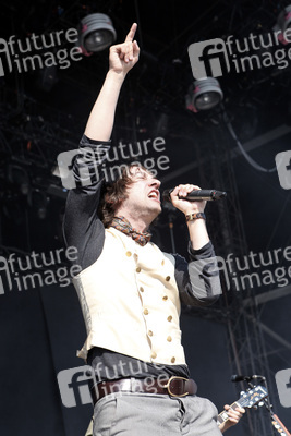 Tom Higgenson (Plain White T's)