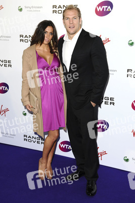 James Haskell mit Begleitung