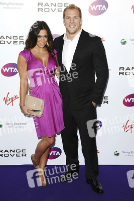 James Haskell mit Begleitung