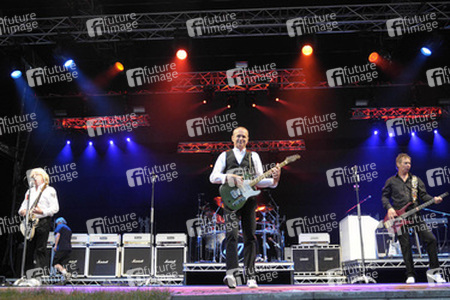 Rick Parfitt, Francis Rossi, John 'Rhino' Edwards (Status Quo)