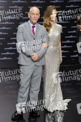 John Malkovich, Rosie Huntington-Whiteley