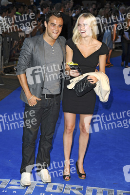 Ben Adams (a1) mit Begleitung