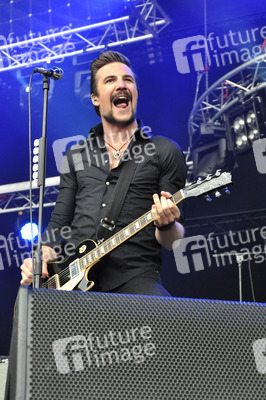 Adam Grahn (Royal Republic)