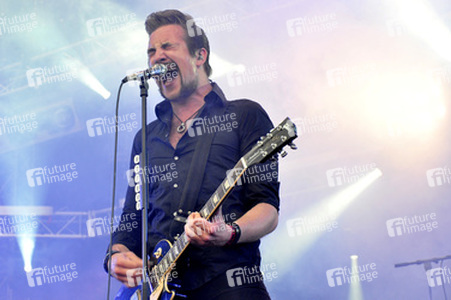 Adam Grahn (Royal Republic)