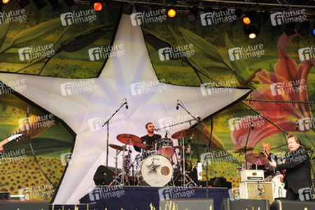 Ringo Starr, Gregg Bissonette, Wally Palmar, Rick Derringer (Ringo Starr & His All-Starr Band)