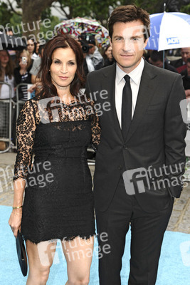 Jason Bateman mit Begleitung