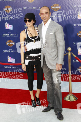 Shaun Toub mit Begleitung