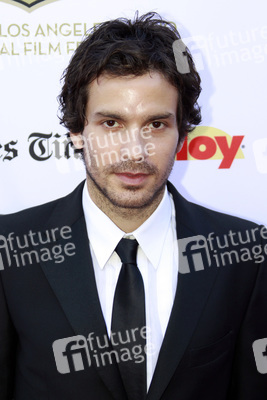 Santiago Cabrera