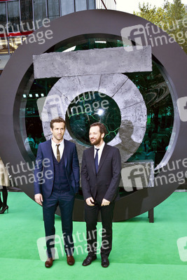 Ryan Reynolds, Peter Sarsgaard