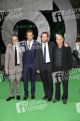 Donald de Line, Ryan Reynolds, Peter Sarsgaard, Martin Campbell