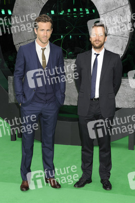 Ryan Reynolds, Peter Sarsgaard