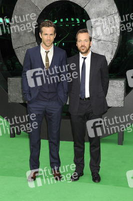 Ryan Reynolds, Peter Sarsgaard