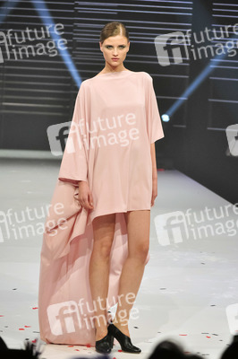 Model der Fashionshow Perret Schaad