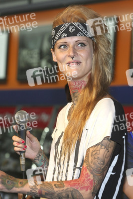 Jennifer Weist (Jennifer Rostock)