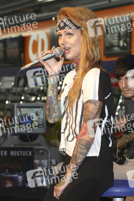 Jennifer Weist (Jennifer Rostock)